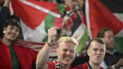 Norveç tribünleri ayağa kalktı! Taraftarlardan İsrail’e kırmızı kart