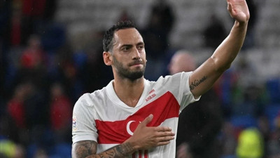 Fenerbahçe mi, Galatasaray mı? Hakan Çalhanoğlu o iddialara son noktayı koydu