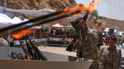 PKK tüm güçlerini Türkiye'den çekeceğini duyurdu