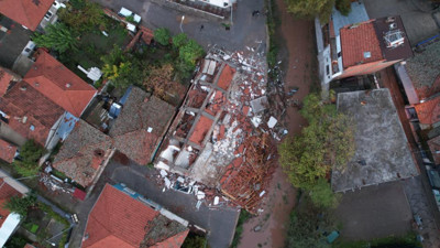 Gün ağarınca dehşet ortaya çıktı... Çöken binalar dronla havadan görüntülendi