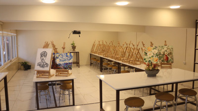 İzmir depreminde hayatını kaybeden Dila Yüksel anısına Hatay'da sanat atölyesi açıldı