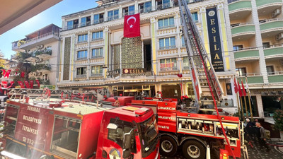 Yalova'da yangın! 5 katlı otel alevlere teslim oldu