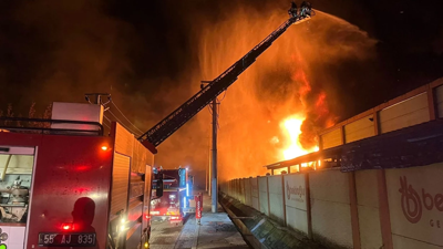 Samsun Bafra’da fabrika yangını! Alevler kısa sürede büyüdü