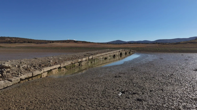 Konya’da sular çekildi, Apa Barajı’ndaki tarihi köprü yeniden ortaya çıktı