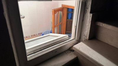 Trabzon'da gece yarısı kabusu: Camı kırıp eve girdi, yaşlı kadının ağzını bantlayıp altınlarını çaldı