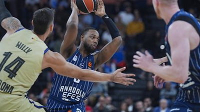 Galibiyet 0.3 saniye kala geldi! Anadolu Efes–Barcelona maçına damga vuran an