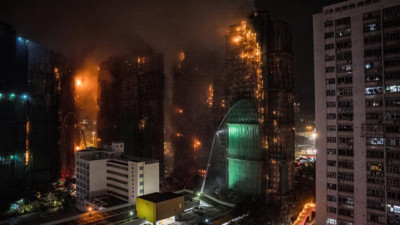 31 katlı bina alev alev yandı: Gökdelen faciasında can kaybı artıyor