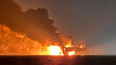 Ulaştırma ve Altyapı Bakanlığı’ndan Karadeniz'de patlama sonucu yanan gemiler hakkında açıklama