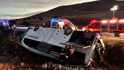 Afyonkarahisar’da yolcu otobüsü şarampole devrildi! Ölü ve yaralılar