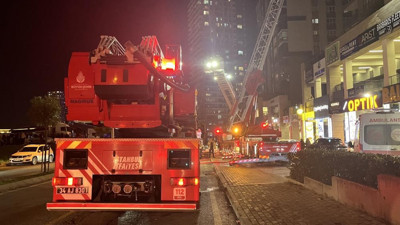 İstanbul’da panik: 13 katlı bir sitenin restoranında yangın çıktı