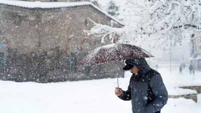 Meteoroloji tarih verdi: 23 şehre kar geri dönüyor! Pazar günü hangi illere kar yağacak?
