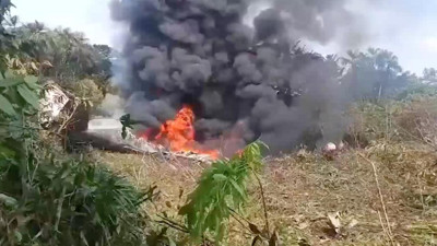 110 askeri personeli taşıyan nakliye uçağı düştü