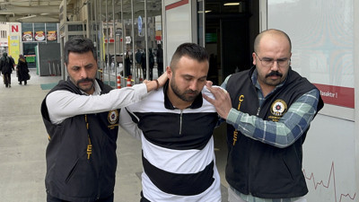 Babasını boğarak öldürdü, cesetle tam bir gün aynı evde kaldı!