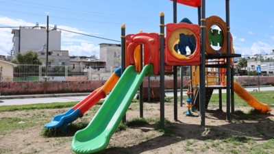 Çocuk parkına çirkin saldırı! Oyun alanını ateşe verdiler