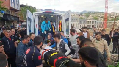 Yağmur sonrası kabus! Kahramanmaraş'ta yol çöktü, 16 yaşındaki çocuk yaralandı