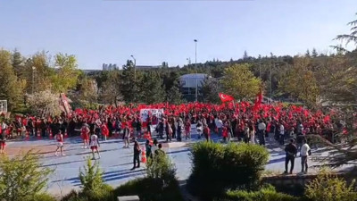 ODTÜ'de Türk bayraklı yürüyüş! Dünkü saldırıya tokat gibi cevap: "Bayrağa uzanan eller kırılsın!"