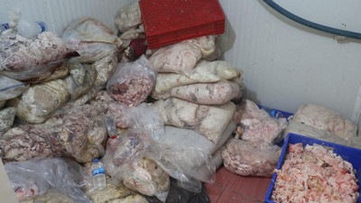 Sağlığı tehdit eden 40 ton et sofraya gitmeden yakalandı!