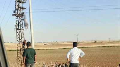 Şanlıurfa'da korkunç olay! Akıma kapılan işçi elektrik direğinde asılı kaldı