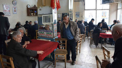 Yargıtay'dan emsal karar! Kahvehaneye gidip evini ihmal eden koca ağır kusurlu sayıldı