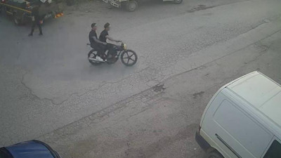 Konya’da polisten kaçan motosiklet çekiciye çarptı!