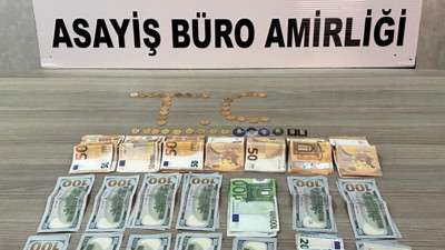 "Komiserim" dedi, mezarlığa çağırdı! Servet değerindeki poşetle kaçarken enselendi