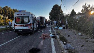 Düzce’de feci kaza! Tır ile patpat çarpıştı: Ölü ve yaralılar var