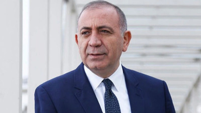 Mahkeme tedbiri kaldırdı: CHP'de Gürsel Tekin ve çağrı heyetinin görevi sona erdi