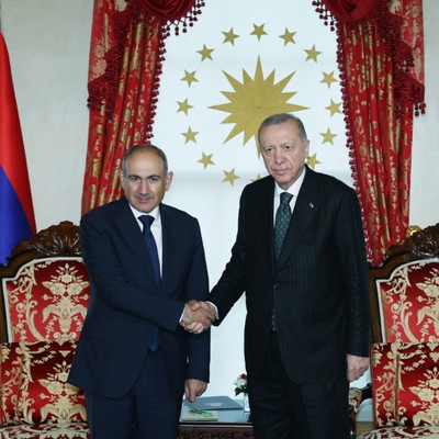 Erdoğan, Paşinyan’ı Dolmabahçe’de kabul etti