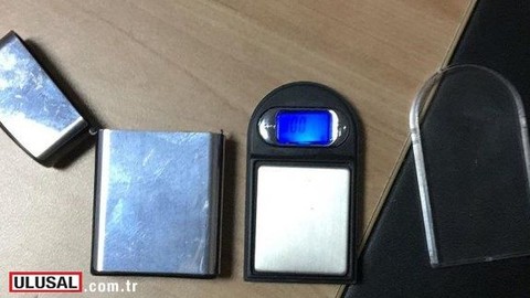 Meyve suyu kutusundan uyuşturucu, çakmaktan hassas terazi çıktı