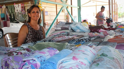 Hatay'da kadınlar pazar tezgahının başına geçti