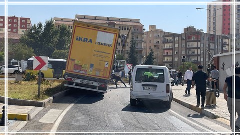 Mardin'de Film Gibi Kovalama! Tır Sürücüsü Kaçtı Polis Ekipleri Takip Etti