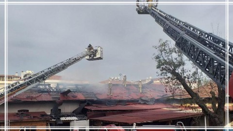 Üsküdar'da Tarihi Köşkte Yangın Çıktı