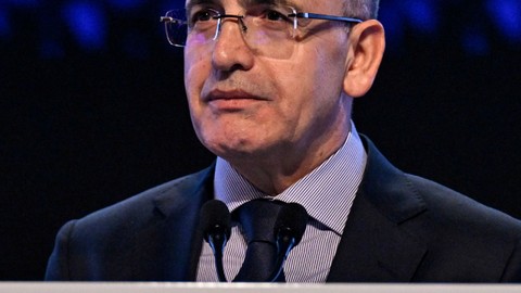 Bakan Mehmet Şimşek İspanya Yolcusu!