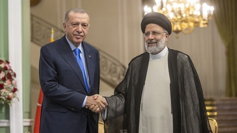 Cumhurbaşkanı Erdoğan'dan İran'a başsağlığı mesajı! "Bölgemizin huzuru için verdiği çabalara şahitlik eden mevkidaşı olarak..."