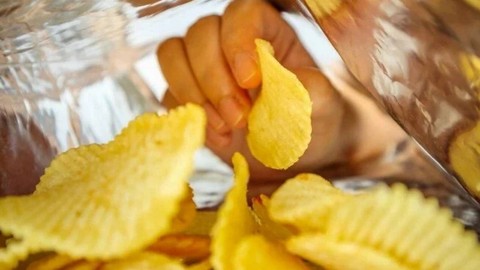 Gıda zehirlenmesi can aldı: Bisküvi ve cips 6 çocuğu hayattan kopardı