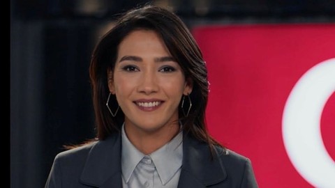TRT dizisinin başrolü Aybüke Pusat boykot çağrısı sonrasında diziden çıkarıldı