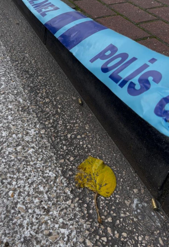 Bursa’da dehşet anları: Motosikletli saldırgan pizzacıya kurşun yağdırdı! - Resim: 4