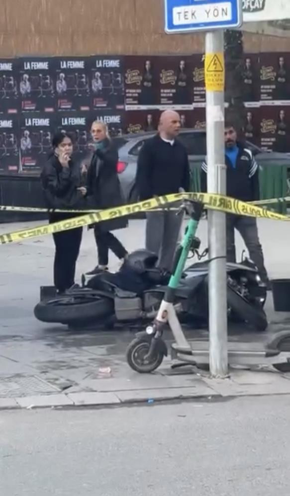 İrem Helvacıoğlu’na motosiklet çarptı! Kaza kamerada, başına 12 dikiş atıldı - Resim : 1