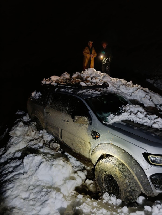 Rize’nin Tirovit Yaylası’na yine çığ düştü! Dün aynı bölgede 15 kişi mahsur kalmıştı - Resim: 2