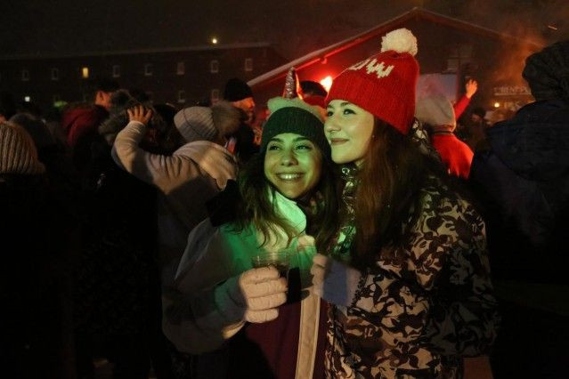 Eksi 16 derecede yeni yılı kutladılar - Resim: 3