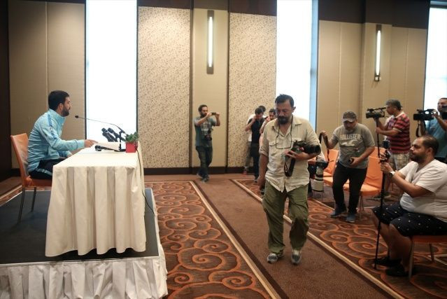 Basın mensupları Arda Turan'ın toplantısını terk etti - Resim: 3