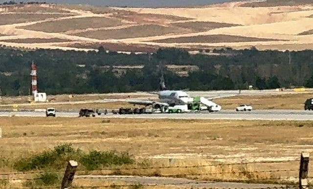 Gaziantep Havalimanı'nda korku dolu anlar! SunExpress uçağı bir anda arızalandı: Pist kapatıldı, seferler durdu - Resim: 2