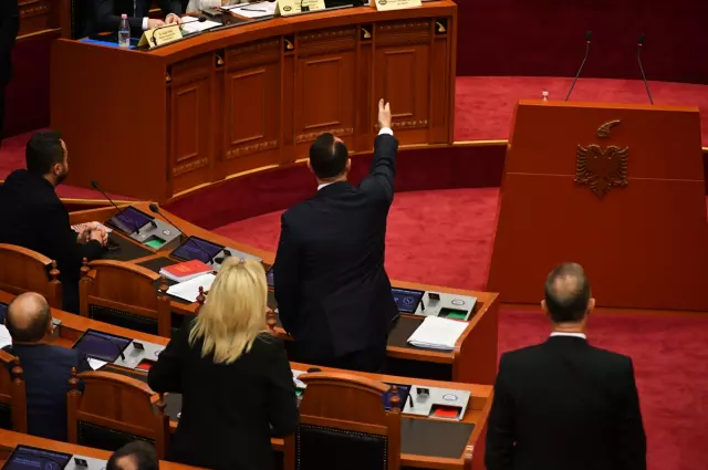 Mecliste kavga çıktı: Yapay zekâ bakan ataması ortalığı karıştırdı! - Resim: 3