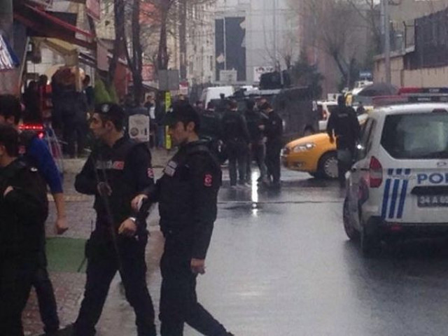 İstanbul Bayrampaşa'daki bombalı saldırıdan ilk görüntüler - Resim: 2