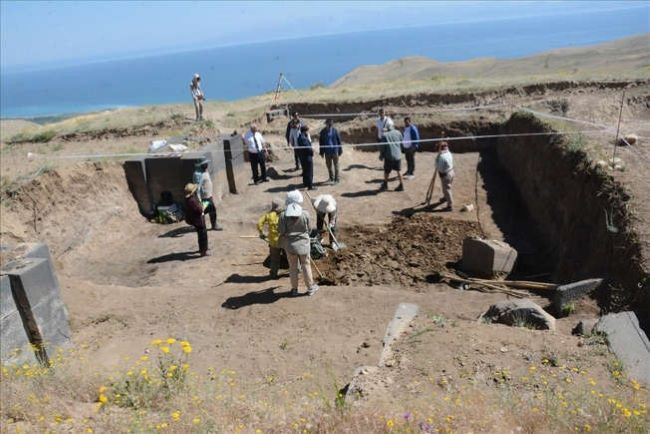 Urartuların 2 bin 700 yıllık salonu gün yüzüne çıkıyor - Resim: 5
