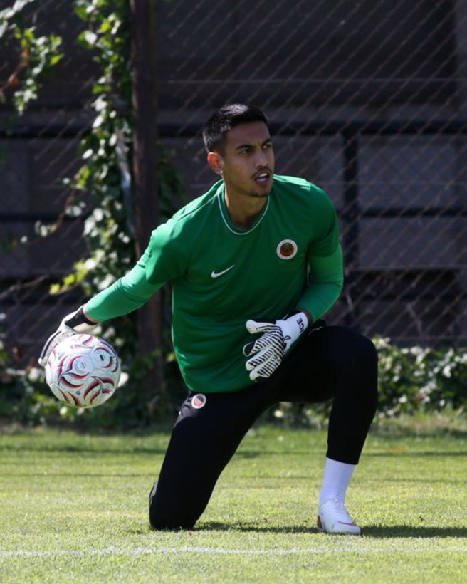 Kadıköy'de beklenen ayrılık gerçekleşti! Tecrübeli kaleci Gençlerbirliği'ne transfer oldu - Resim: 3