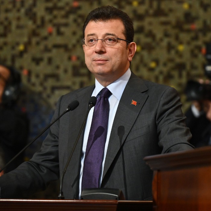 Ekrem İmamoğlu Borçlanmayı Övgüyle Duyurdu!