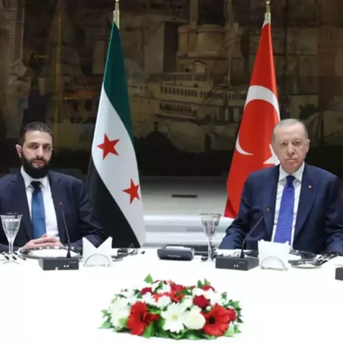 Dolmabahçe'de sürpriz zirve