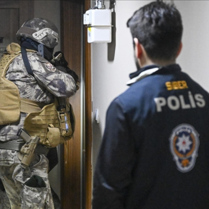 Siber suç çetesine 22 milyonluk darbe!
