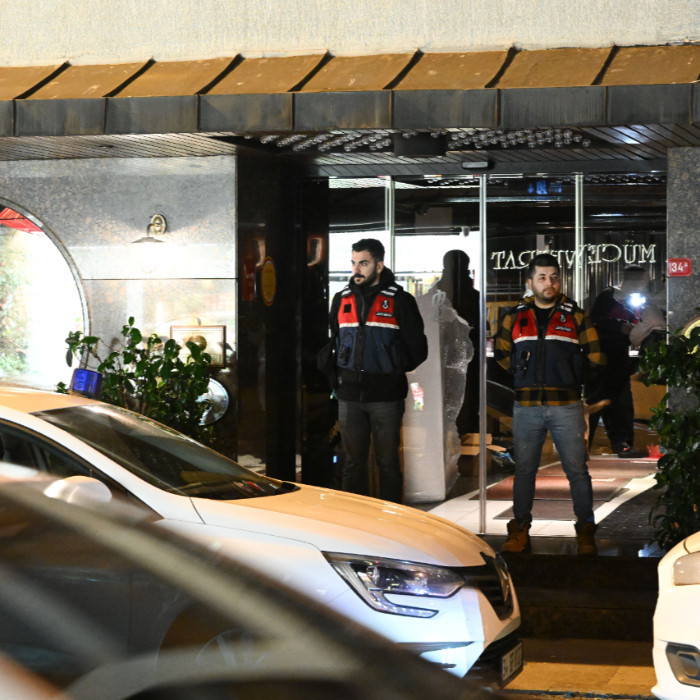 Bebek'te otele uyuşturucu baskını